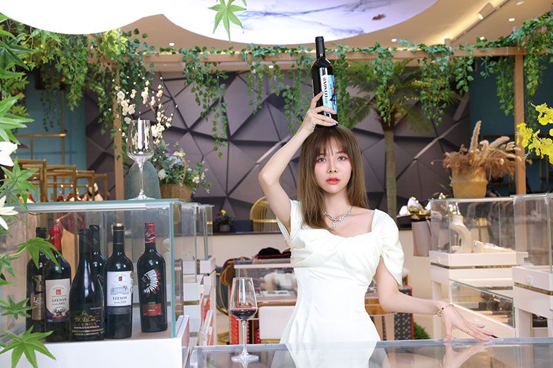 云仓酒庄的品牌雷盛红酒讲述酒精对葡萄酒有何影响？