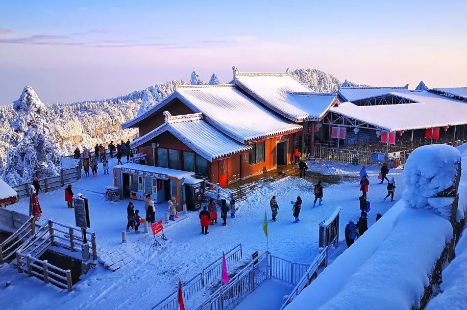看雪滑雪玩雪峨眉山冬季雪景大片预告